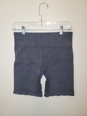Gilly Hicks Seamless Ribbed High Rise Biker Shorts Gray Size Medium